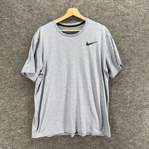 Nike T-Shirt Men XL Gray Dri Fir Crew Neck Short Sleeve Pullover Regular Fit